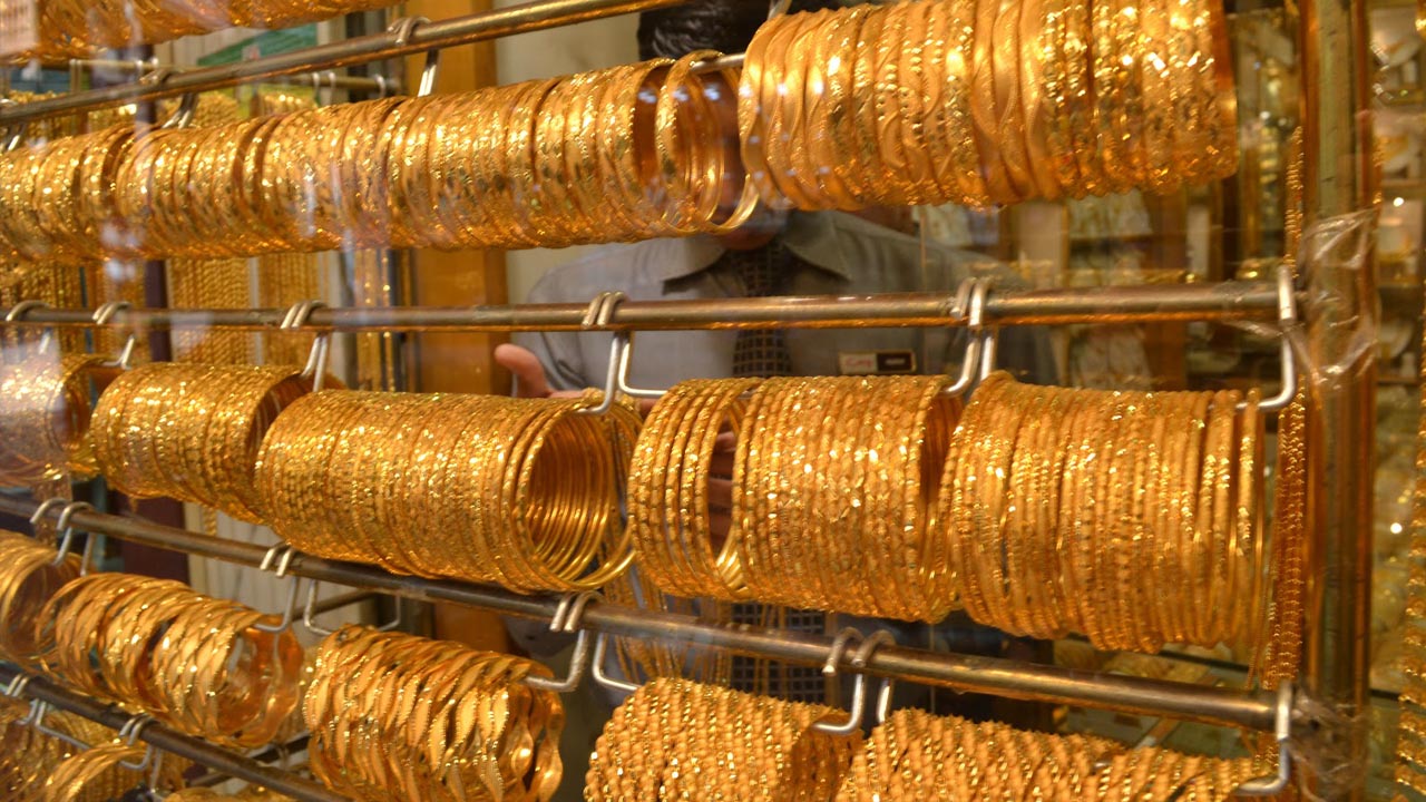 Hand-crafted gold bangles — Balakrishna Jewellery, Stadium, Palakkad